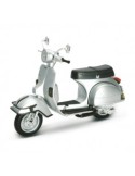 MOTOMODELLO 42123SS VESPA P200E 1:12 su TreG Ingrosso
