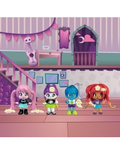 Pinypon Terrific Friends, Vampiro, Ragazza Lupo, Scheletro e Ragazzo Fantasma, Accessori Che Brillano al Buio, Famosa