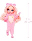 RAINBOW HIGH 503675 JUNIOR HIGH BELLA PARKER, BAMBOLA SNODATA 22 CM, TUTINA MORBIDA, PANTOFOLE, ACCESSORI, 4-12 ANNI