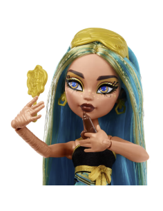 MONSTER HIGH BURIED SECRETS, BAMBOLE COZY CREEPOVER, BAMBOLA MISTERIOSA A SORPRESA, CON 5 ACCESSORI, PER BAMBINI 4+