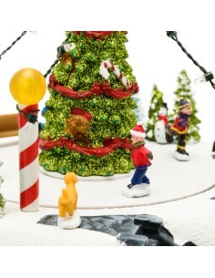 Villaggio Paesaggio Innevato con Pattinatori e Albero di Natale - Musica e Giochi di Luce LED H18,5cm