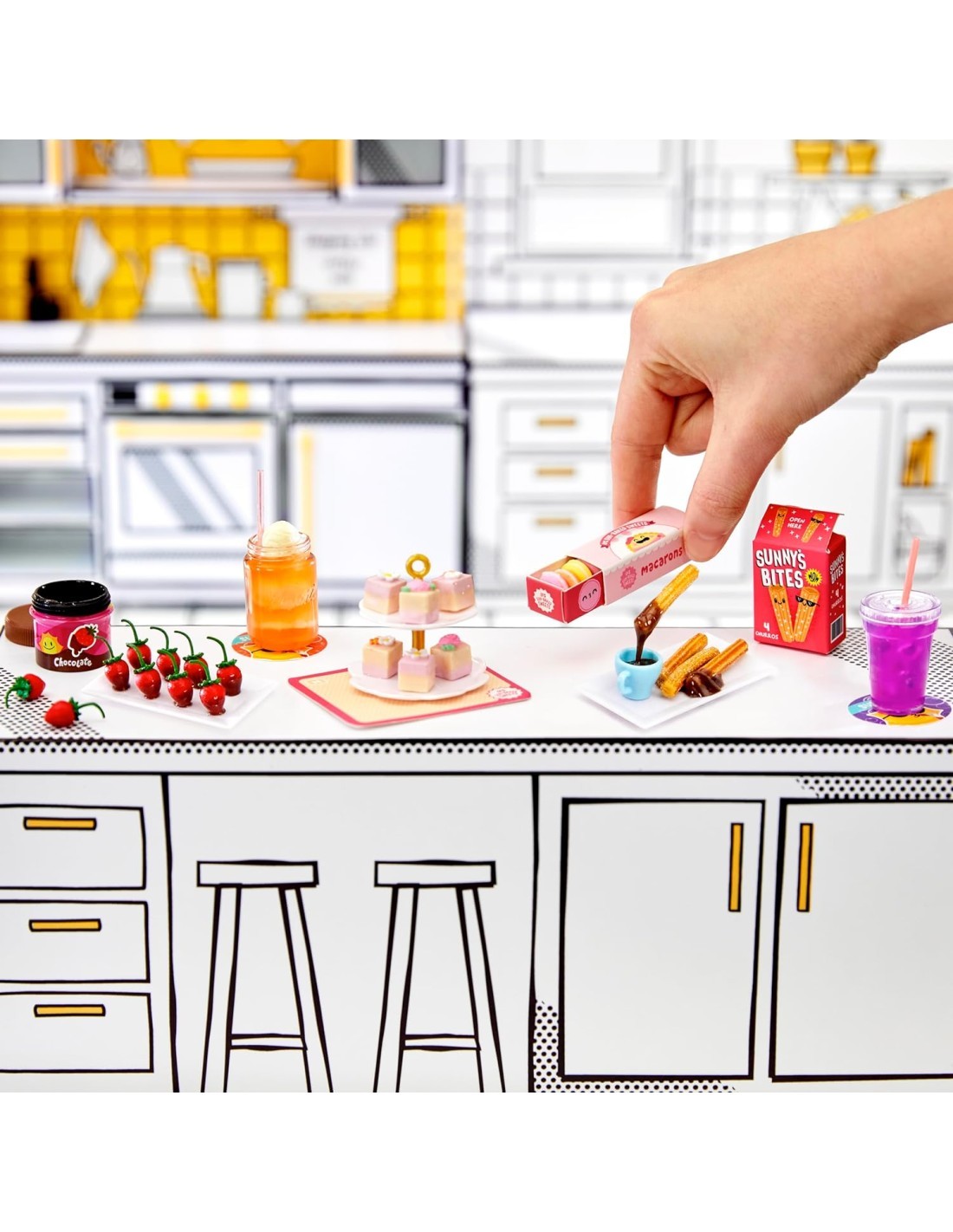 Make It Mini Food Café Miniverse Serie 2 di MGA, Set Fai-da-Te, Confezione Misteriosa, Mini Cibo da Collezione con Luce UV