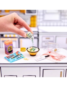 Mga Miniverse - Mini Food Diner Serie 2, Gioco di Resina in Palla a Sorpresa, Accessori Cucina, Collezionabile, Luce UV