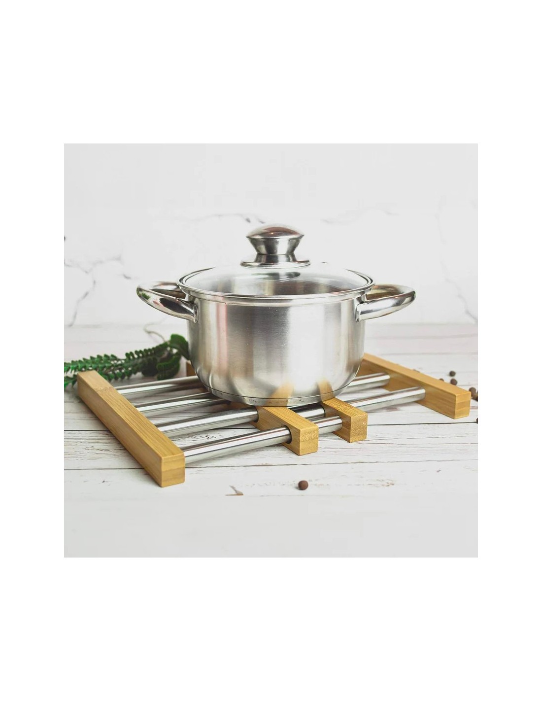 Sottopentola Estensibile in Acciaio e Bambù, Resistente e Antigraffio, Dimensioni Regolabili da 16 a 25 cm