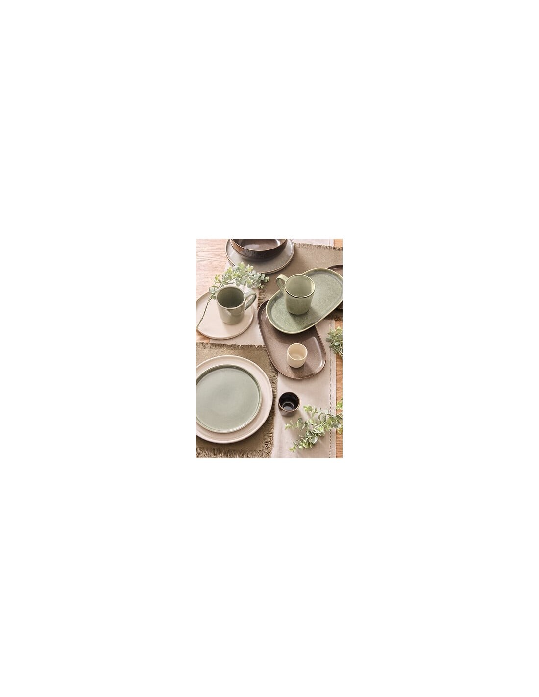 Piatto Ceramica Verde Kaki, Terre Inconnue, 31 x 17,5 x 2,6 cm, Stoneware, Elegante