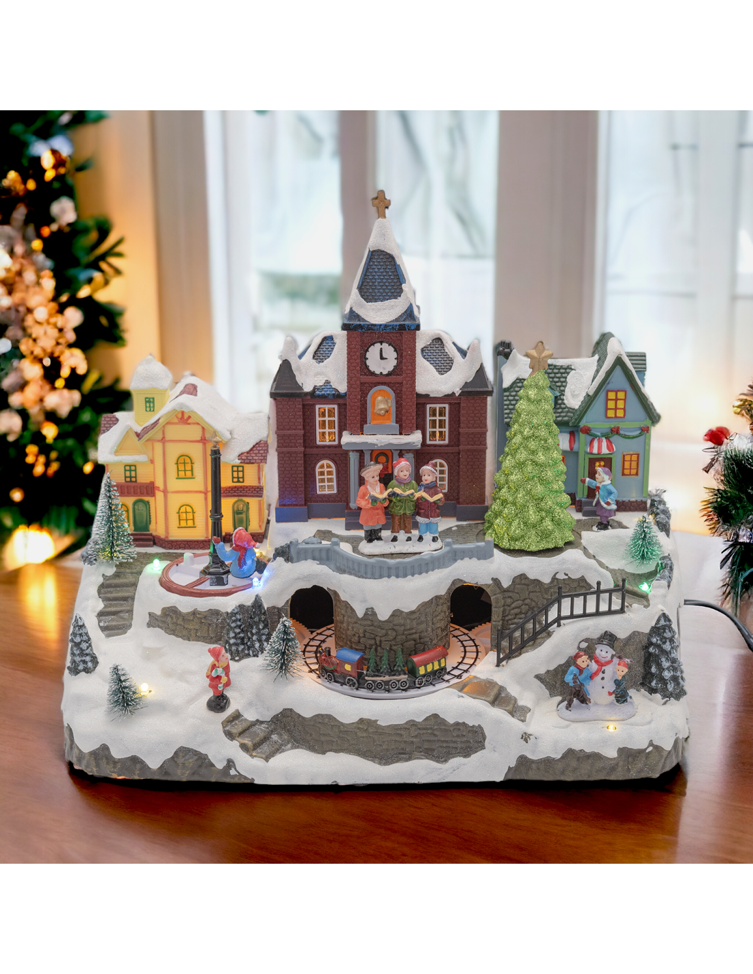 Villaggio di Natale Innevato con Chiesa 34x27cm, Trenino e Giostra Rotanti, Albero Luminoso, La magia di natale per decorazioni