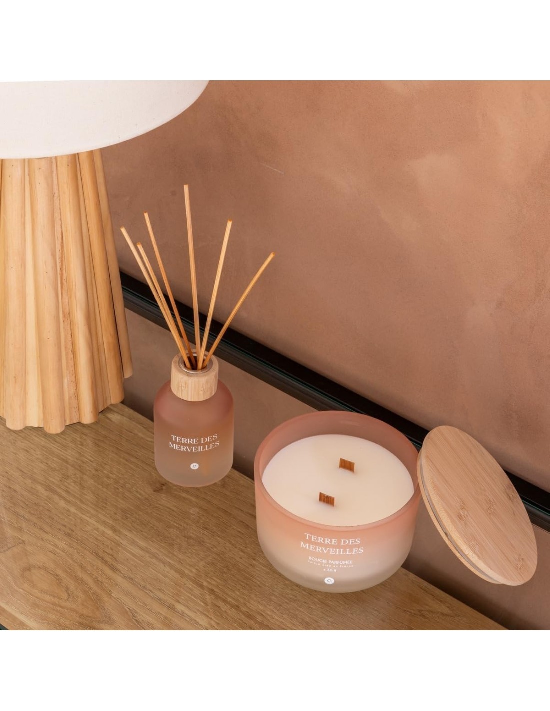 Candela profumata Terre des Merveilles Petali di Muschio 420 g – Atmosphera