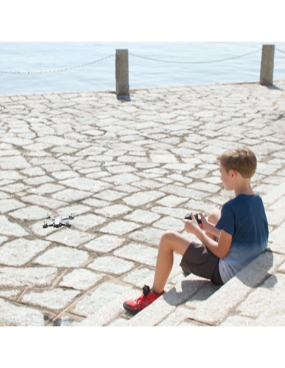 Rocco Giocattoli, Drone Pieghevole, luci LED, fotocamera regolabile, custodia portatile, utilizzo indoor e outdoor