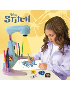 PROIETTORE DI STITCH, IMPARA A DISEGNARE, 4 DISCHETTI IMMAGINI, PENNARELLI COLORATI, STICKERS, FOGLI BIANCHI, LISCIANI GIOCHI 2