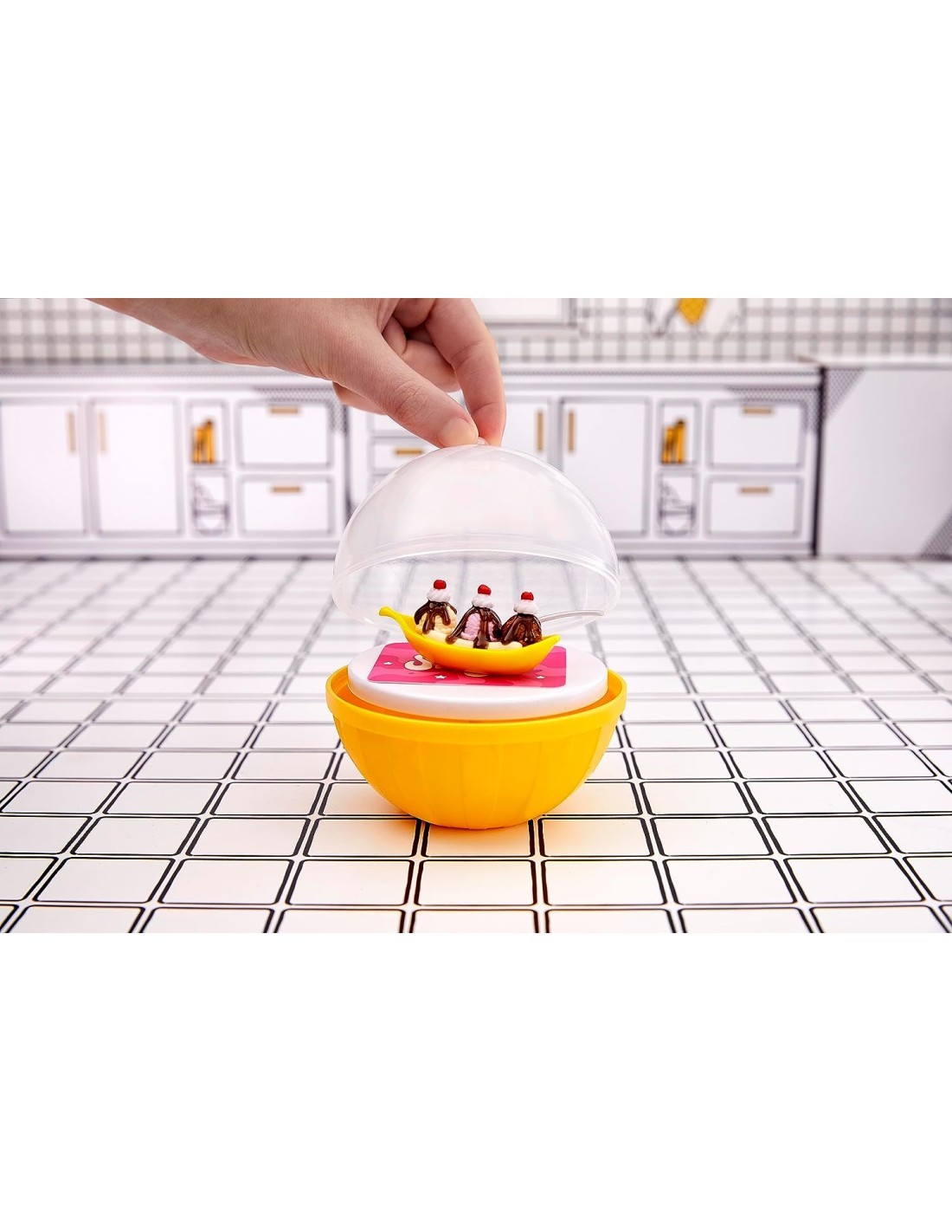 Mga Miniverse - Mini Food Diner Serie 2, Gioco di Resina in Palla a Sorpresa, Accessori Cucina, Collezionabile, Luce UV