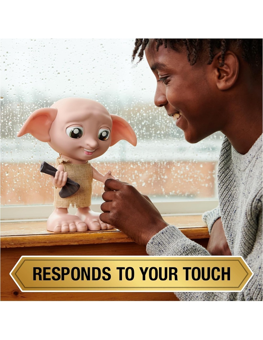 Wizarding World, Harry Potter, Bambola Interattiva Magical Dobby da 21,6 cm con Suoni, Frasi e Calzino - 6 Anni +