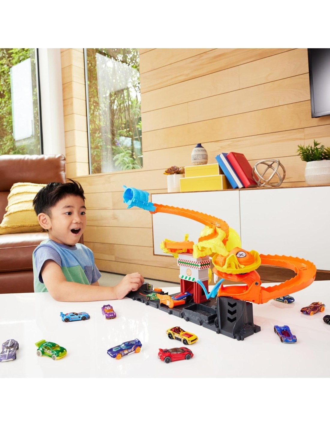 Hot Wheels Let's Race Netflix - Attacco del Cobra in Pizzeria con Macchinina