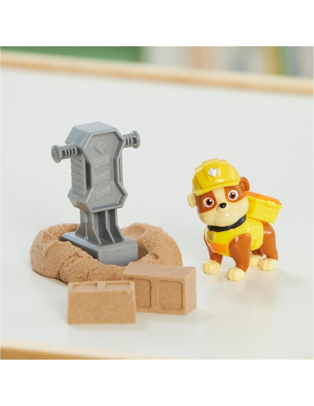 Rubble & Crew, Set di Action Figure Rubble e Mix con Kinetic Sand Build-It, 85,05 g, e Attrezzi per Costruzioni, 3+ Anni