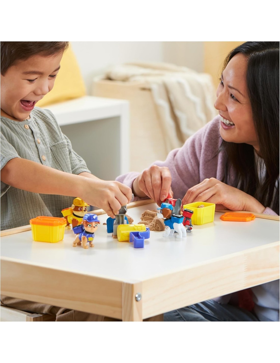 Rubble & Crew, Set di Action Figure Rubble e Mix con Kinetic Sand Build-It, 85,05 g, e Attrezzi per Costruzioni, 3+ Anni