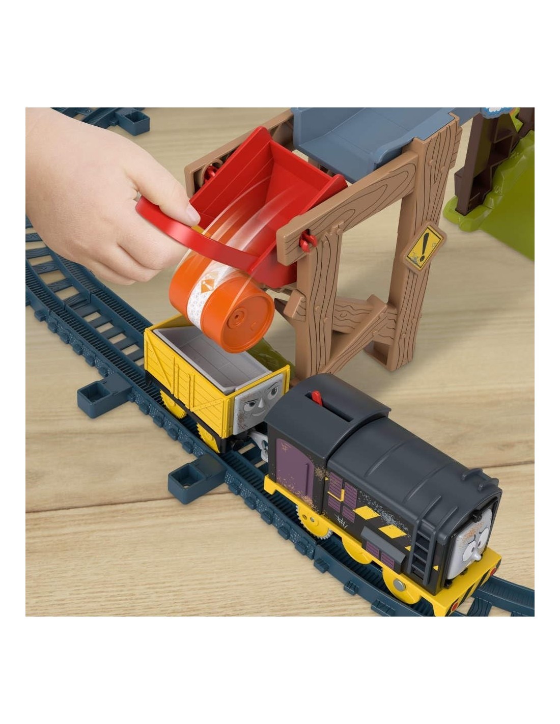 Il Trenino Thomas – Pista Cantiere di Diesel con 2 Veicoli Motorizzati e Accessori