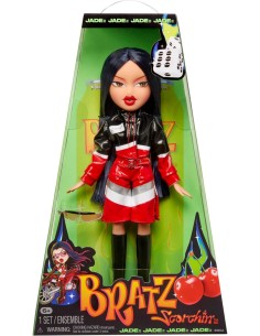 BRATZ, SCORCHIN' JADE, BAMBOLA FASHION, MOTO STYLE, ACCESSORI INCLUSI, COLLEZIONE BRATZ, DOLL CON ABITI TRENDY