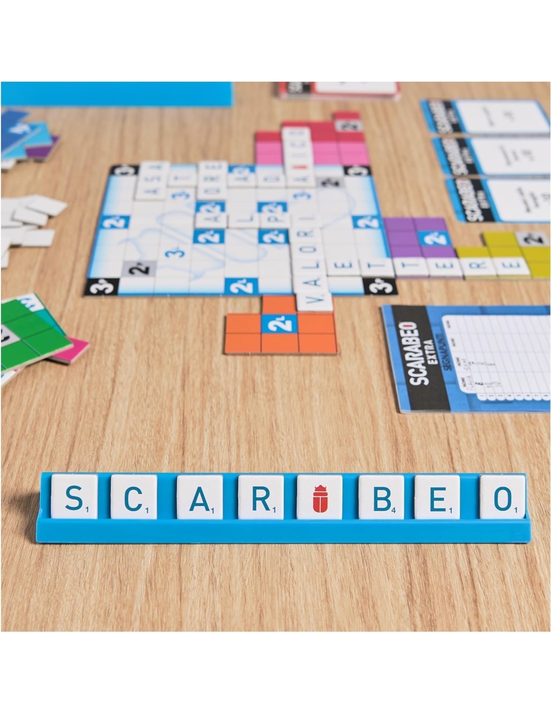 Scarabeo Extra, espansione del gioco Scarabeo, 2 giochi da tavolo in 1, carte-sfida e plance colorate, 2-4 giocatori, 8+ anni