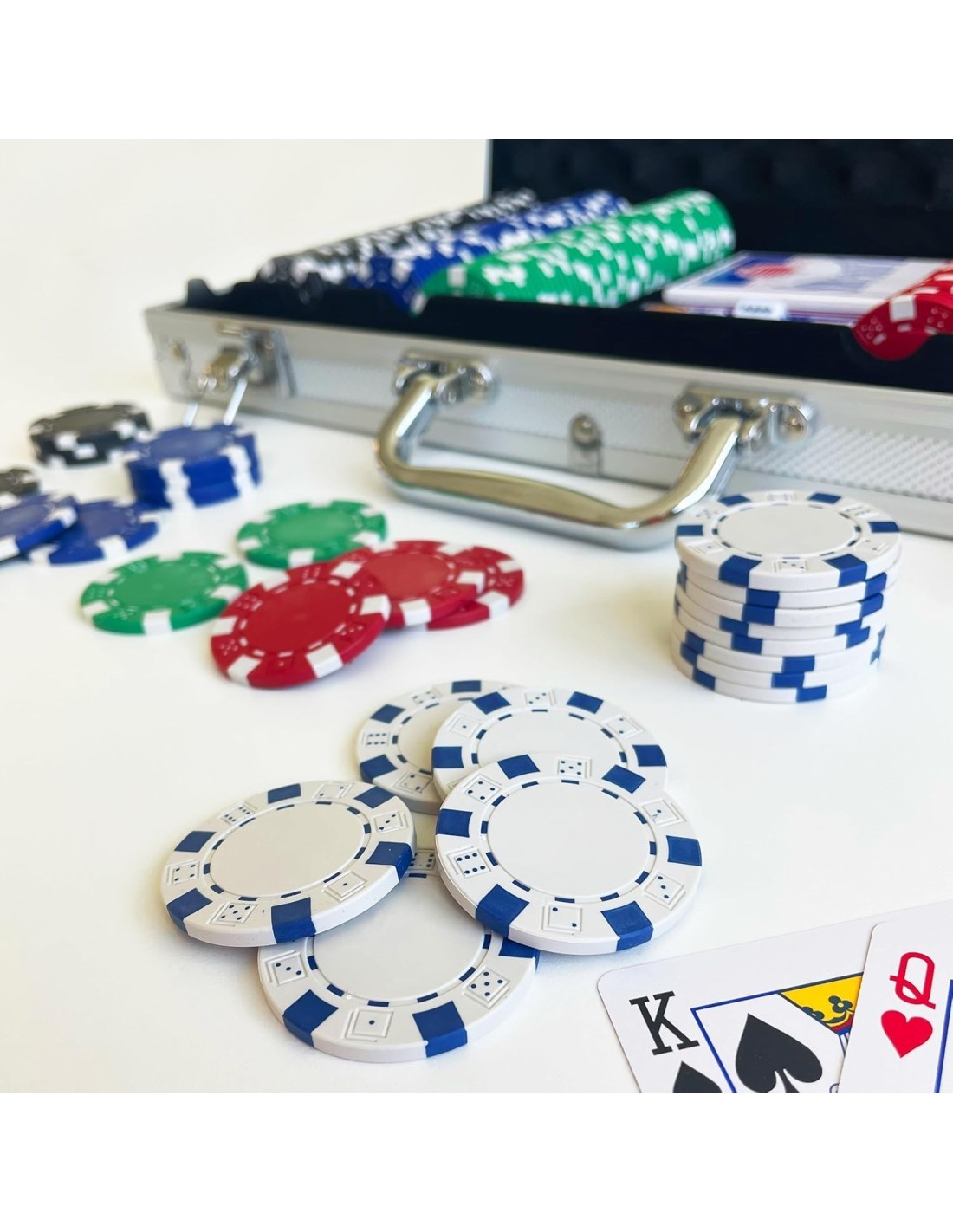 VALIGETTA  SET POKER CON 300 FICHES GIOCO DA TAVOLO CON CARTE E DADI, PER ADULTI E BAMBINI DAI 6 ANNI