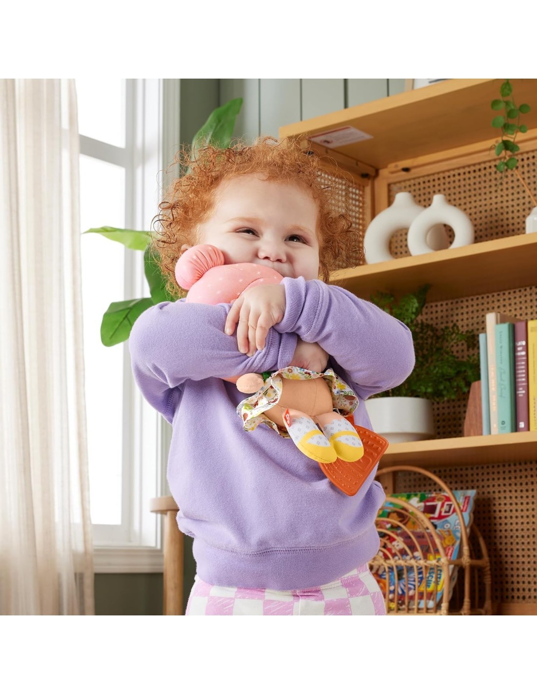 Fisher-Price – Prima Bambola Coccole e Suoni con Dentaruolo e Giochi Sensoriali, 6+ mesi